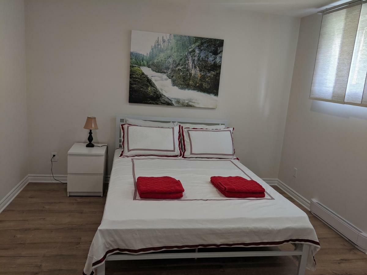 Spacious Basement One Bedroom Apartment, Wifi. Montréal Extérieur photo
