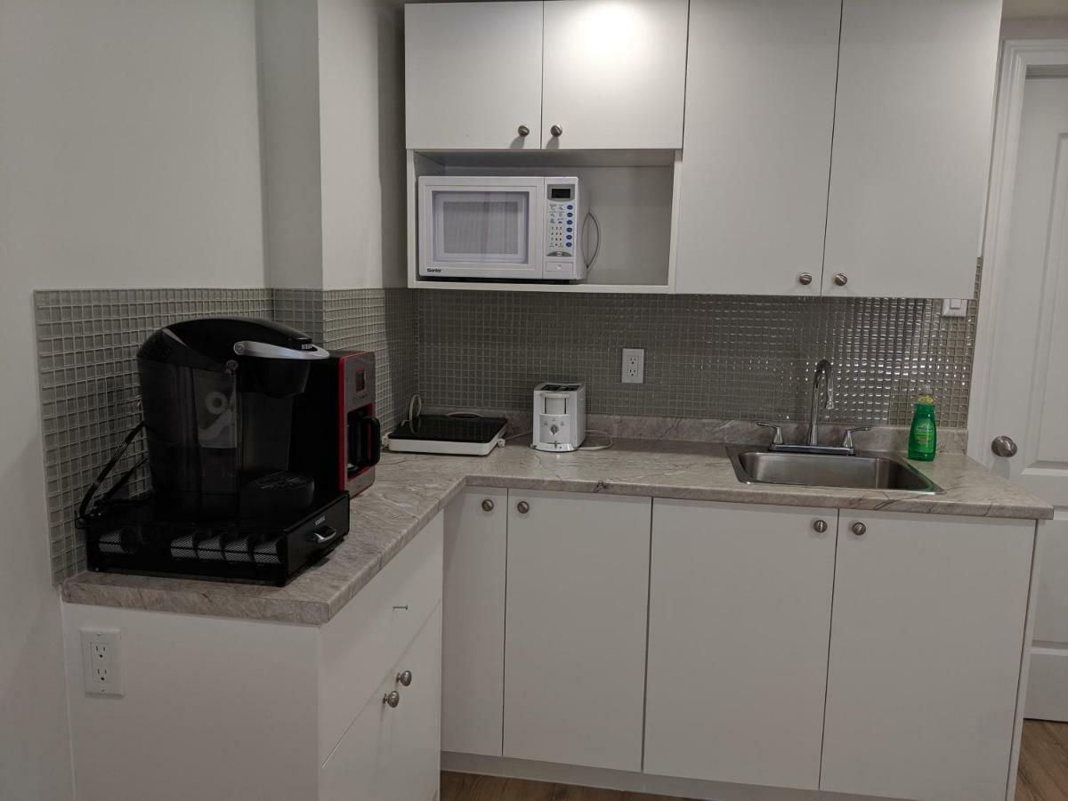 Spacious Basement One Bedroom Apartment, Wifi. Montréal Extérieur photo